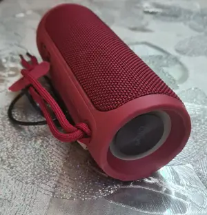 Boxă mini portabilă bluetooth + card 8 Gb inclus - imagine 3