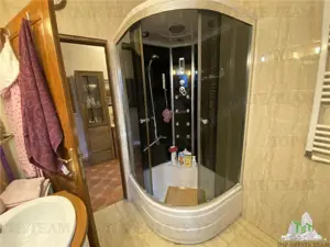 Vila spatioasa cu 3 apartamente in Fundeni Dobroiesti - imagine 12