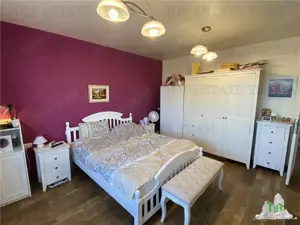 Vila spatioasa cu 3 apartamente in Fundeni Dobroiesti - imagine 16