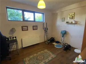 Vila spatioasa cu 3 apartamente in Fundeni Dobroiesti - imagine 7