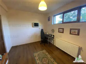 Vila spatioasa cu 3 apartamente in Fundeni Dobroiesti - imagine 8