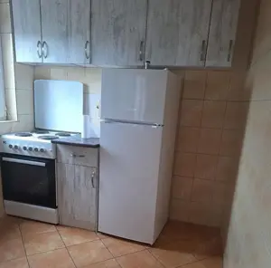 Inchiriez apartament cu 1 camera in zona Aradului