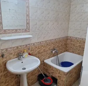 De inchiriat apartament o camera de inchiriat zona Aradului - imagine 3