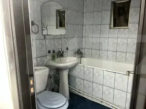 Apartament  decomandat de 3 camere, 65 mp,  etaj 3, zona Imparat Traian - imagine 6 Apartament  decomandat de 3 camere, 65 mp,  etaj 3, zona Imparat Traian - imagine 6