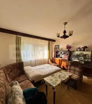 Apartament cu 2 camere, central, parter, 50mp, semidecomandat