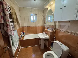 Apartament de 3 camere, decomandat, cartierul 1 Mai - imagine 8