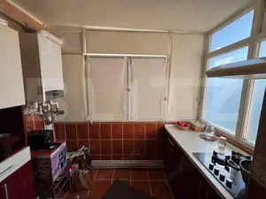 Apartament de 3 camere, decomandat, cartierul 1 Mai - imagine 5