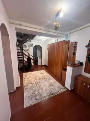 Apartament 4 camere decomandat cu scara interioara, Zona Sarari - imagine 3