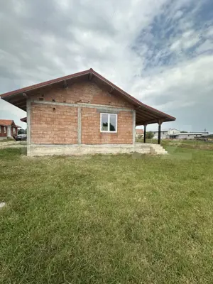 Casa la roșu 3 camere, 144 mp, 584 mp teren, zona Cionchesti  - imagine 2