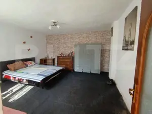 Casa cu 3 camere  70 mp și  teren de 800 mp
