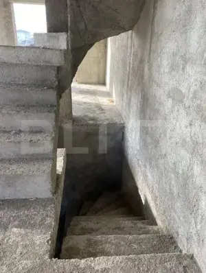 Casă cu 3 dormitoare, semifinisata,2 băi, teren 400 mp, cartier Izvor,Târlungeni - imagine 2