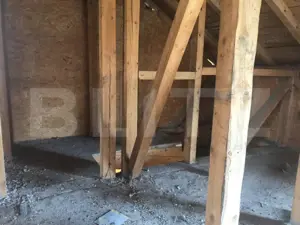 Casă P+M, teren generos 924 mp, Ideală pentru locuit + activitate profesionala - imagine 12