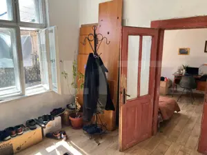 Casa de vanzare, cu 4 camere, 103 mp, zona semicentrala - imagine 2