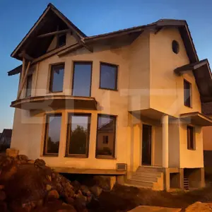 Casă de vanzare, cu 6 camere, 163 mp, zona Cetate