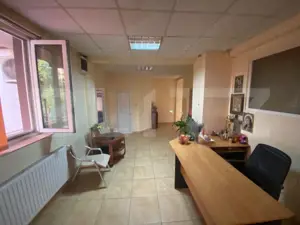 Casa de vanzare, cu 5 camere, 480 mp, zona 1 Mai - imagine 5