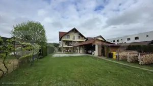 Casa de vanzare, 6 camere, 340 mp, cu 22 arii de teren, zona Viisoara 