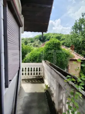 Proprietate cu teren generos 1.500 mp  Casă P+1  Voinesti - imagine 3