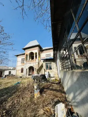 Conac cu teren intravilan 8759 mp, priveliste panoramica, Ciutura