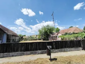 Casa renovabila 2,2 arii taren in Raciu - imagine 2