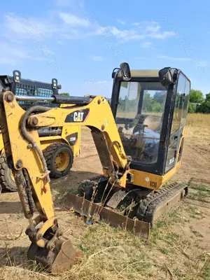 Miniexcavator pentru sapaturi in spatii inguste