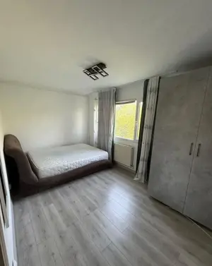 Apartament 3 camere. Bld. Brancoveanu. Aleea Covasna. Cu Centrala proprie. - imagine 5