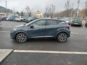 Renault Captur plug in - imagine 8