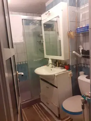 Vând două apartamente legate în Tecuci cu spațiu comercial - imagine 3