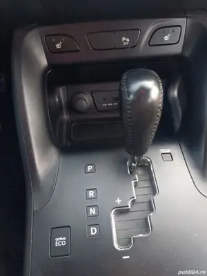 vand Hyundai ix35 diesel 2000cm. stare perfecta de functionare - imagine 6