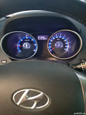 vand Hyundai ix35 diesel 2000cm. stare perfecta de functionare - imagine 9