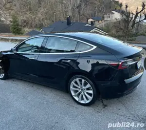 Tesla Model 3 AWD - imagine 3