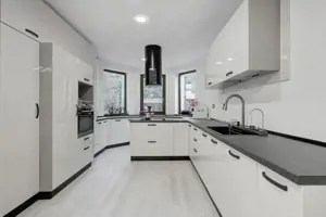 Drumul Taberei - Prelungirea Ghencea - str Maracineni  - Vilă cu piscină 