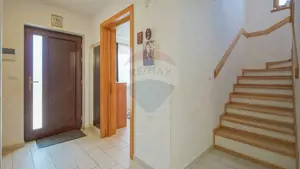 Casă modernă și spațioasă în cartierul Izvor ideală pentru o familie! - imagine 19