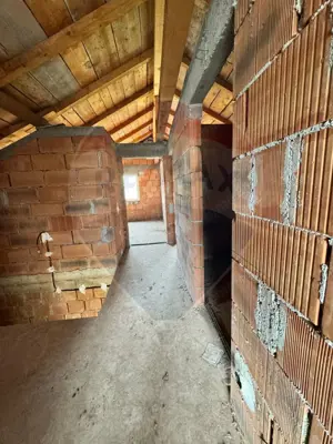 Casă / Vilă cu 6 camere de vânzare - imagine 9