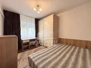 Apartament cu 3 camere, decomandat, zona Aradului