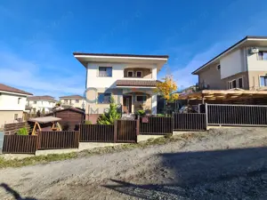 Casa frumoasa la cheie, central Dezmir - imagine 2