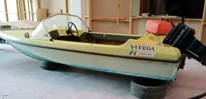 Vand barca cu motor 15 CP si peridoc inmatriculat