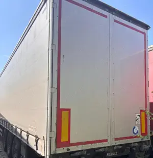 Usa stanga Semiremorca Schwarzmuller 