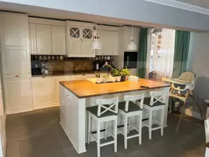 "Casă 172 mp, zonă liniștită – Ideală pentru familia ta!" - imagine 3