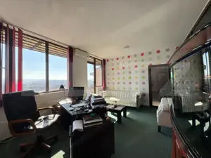 Birou modern, parcare cu bariera, zona cu acces facil, zona Dambul Rotund - imagine 4