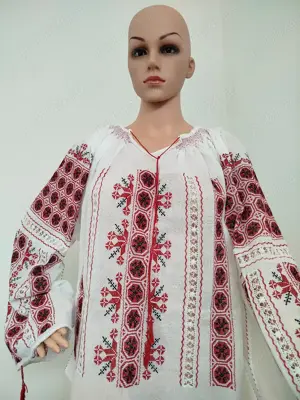 Ie  traditionala romaneasca lucrata manual