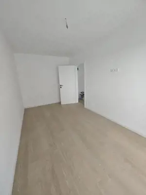 Apartament 3 camere - bloc nou - etaj 1 - cu parcare si balcon generos - modern - imagine 4