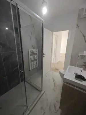 Apartament 3 camere - bloc nou - etaj 1 - cu parcare si balcon generos - modern - imagine 9