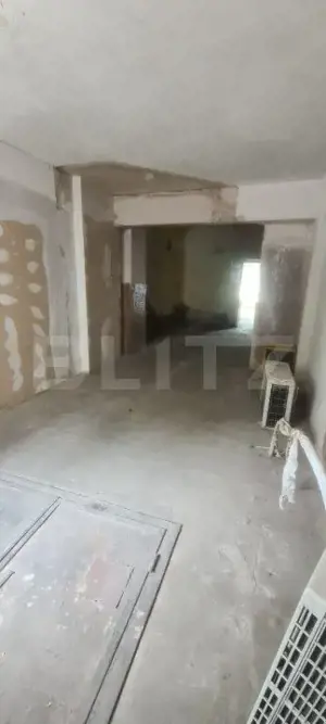 Spatiu comercial cu vad pietonal mediu, 195 mp - imagine 5