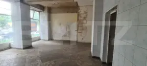 Spatiu comercial cu vad pietonal mediu, 195 mp