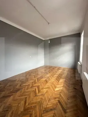 Spatiu comercial 120 mp, 4 parcari, zona strazii Paris