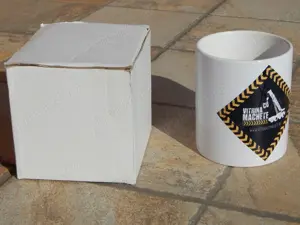 Cana personalizata "Vitrina cu machete" la cutie noua - imagine 4