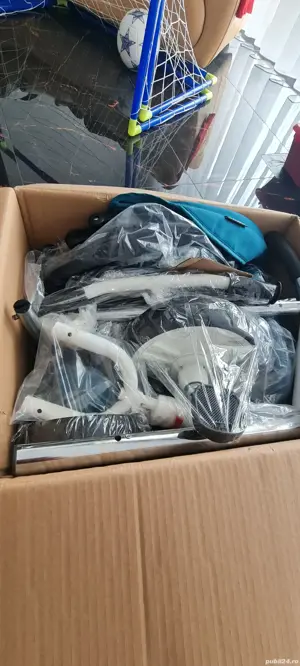 Tricicleta Coccolle + cadouri 3 bicicleta Trotinetă  - imagine 2