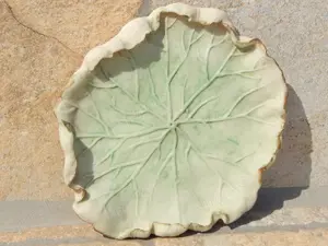 Bibelou farfurie mica tip frunza nufar (suport) ceramica