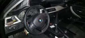 BMW Seria 3. 318 - imagine 4