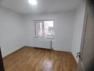  Apartament 3 camere, decomandat – Etaj 2, zona CET–Anda - imagine 4